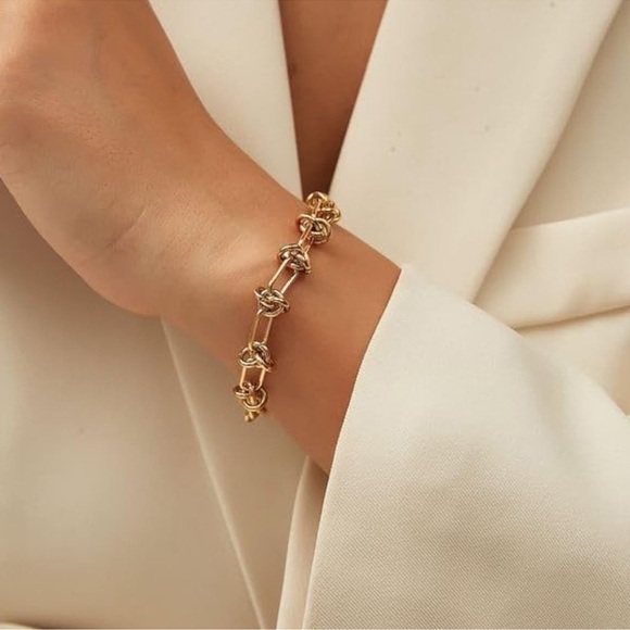 Gold Knot Bracelet - Picture 1 of 1